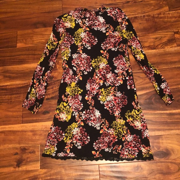 Nina Leonard Dresses & Skirts - Super cute floral dress
